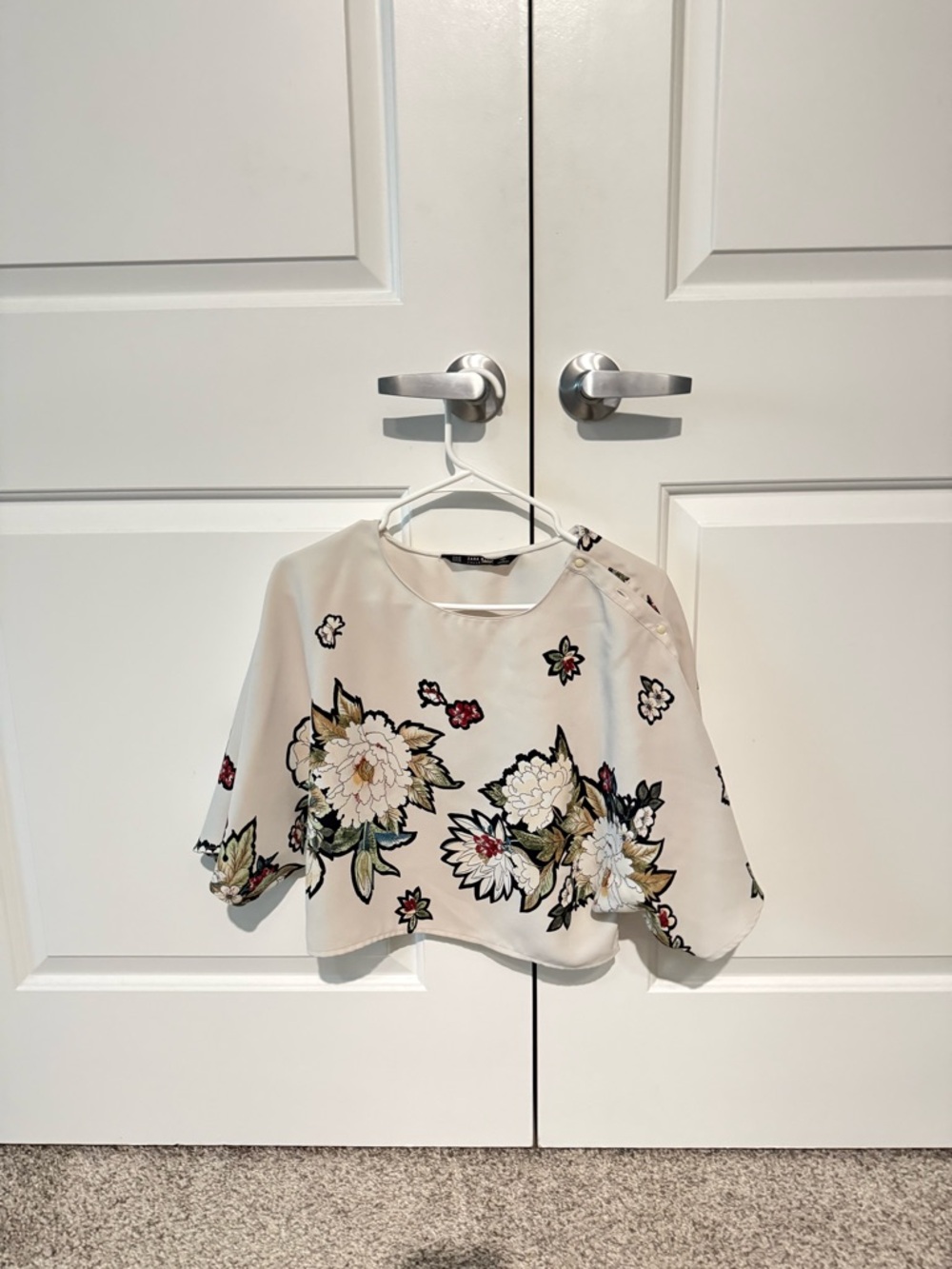Zara Cream Floral Cropped kimono Blouse